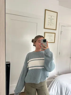 Hollister Sweater thumbnail 2