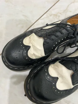 Dr. Martens Black 3898 Bex Smooth Leather Brogue Shoes Size 8 US $160 thumbnail 2