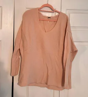 Sweater thumbnail 1