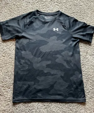 Under Armour Boys YXL tshirt thumbnail 1