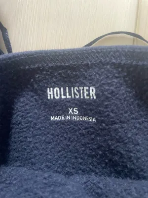 Hollister Off-The-Shoulder Sweatshirt thumbnail 2
