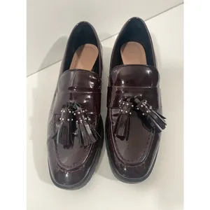 Zara Trafaluc Burgundy Patent Leather Tassel Loafers in EU 37 Women’s 7 Platform thumbnail 2