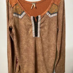 BKE Brown and Orange Long Sleeve Top thumbnail 1
