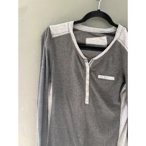 Grey Colorblock Waffle Knit‎ Henley Long Sleeve Snap Button Top Bella Swan Small thumbnail 2