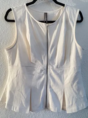 Classic and flattering Pilcro by Anthropologie sleeveless zip-front peplum top thumbnail 1