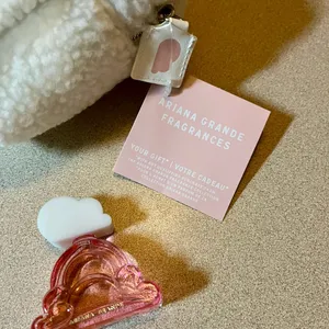 NWT Ariana Grande Cosmetic Bag thumbnail 6