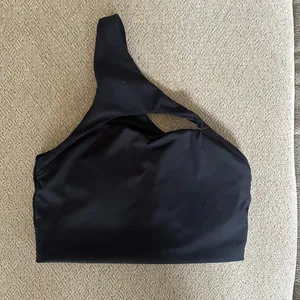 Alphalete Asymmetrical Sports Bra thumbnail 3
