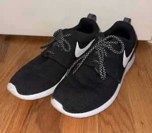 Nike Shoes thumbnail 1