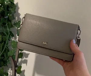 Michael Kors Crossbody thumbnail 1