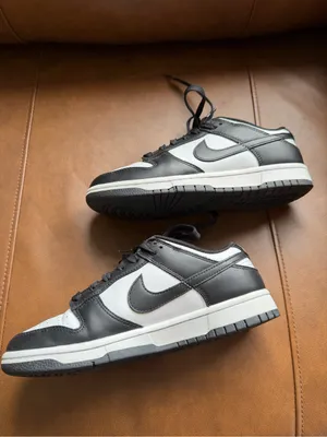 Nike Dunk Low Pandas Women’s Size 7.5 Black and White Sneakers DD1503-101 thumbnail 8