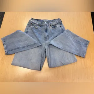 American Eagle Baggy Jean size 0 Regular Women’s Light Wash Blue 3509 thumbnail 3