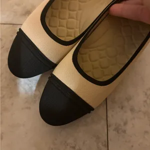 Vivaia Julie 1.0 Almond-Toe Chunky Heels in Cream & Black thumbnail 10