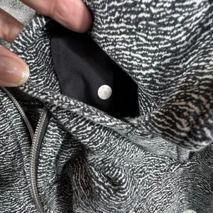 Lululemon Scuba Hoodie Splatter White Black Full Zip Sweatshirt Womens Sz. 8 thumbnail 8