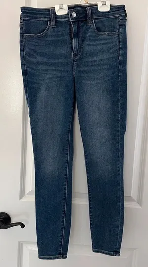 American Eagle medium blue skinny jeans thumbnail 1
