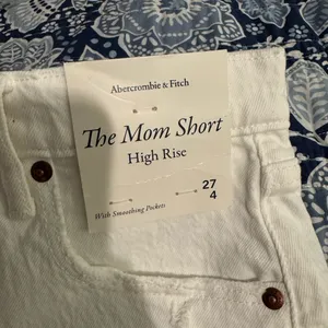 Abercrombie & Fitch High Rise White Mom Shorts thumbnail 3