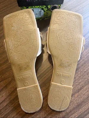 Cape Robbin Size 8 Nude Floral Applique Slide Sandals With Box thumbnail 2