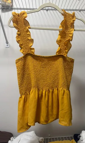 Yellow top Size M thumbnail 1