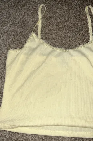 Yellow Crop Top Size L thumbnail 3