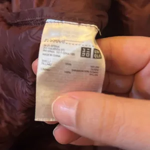 UniQlo Burgundy‎ Vest Size Small thumbnail 6