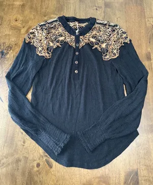 EUC Womens Free People Easy Breezy Henley top black embroidered size‎ S thumbnail 1