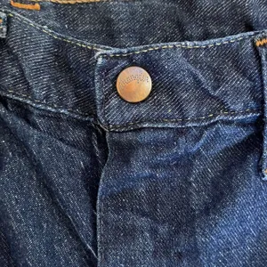 Vintage Wrangler High-Rise Tapered Straight Leg Blue Denim Jeans Made in USA L thumbnail 5