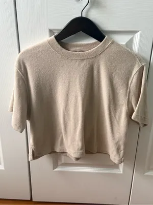 SET Abercrombie & Fitch Beige Terry Short Sleeve Tee and Shorts thumbnail 2