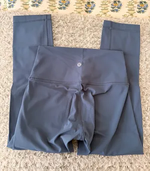 Lululemon Wunder Under Leggings 23” thumbnail 1