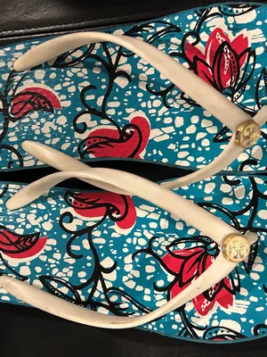 Tory Burch Blue Floral Flip Flop Sandals with Cream Straps large 9-10 thumbnail 4