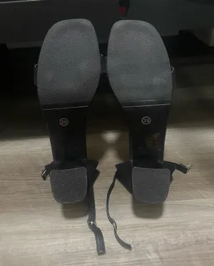 Suede Black Heels Size 8 thumbnail 5