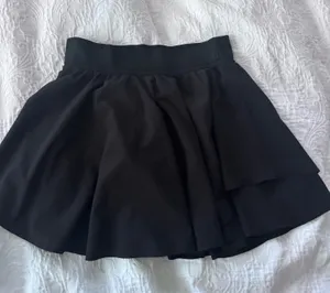 Black Lululemon Skirt Court High-Rise Rival thumbnail 1