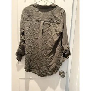 Women’s Daily Ritual Tencel Long Sleeve Utility Button Down Size M Medium Green thumbnail 5