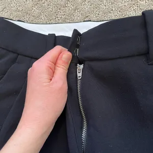 Aritzia Effortless Pant Black Crepette High Rise Wide Leg Pockets Zipper Size 2 thumbnail 2