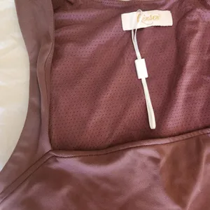 Qinsen Elegant Burgundy Sleeveless Dress. thumbnail 2