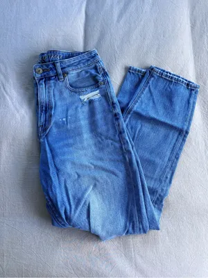 American Eagle Outfitters Distressed Mom Jeans thumbnail 2
