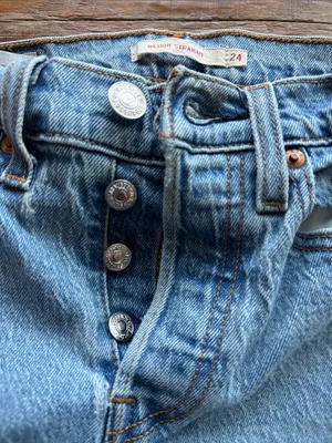 Levis Premium Wedgie Straight Faded Wash Button Fly Jeans 28" Inseam Size 24 thumbnail 7