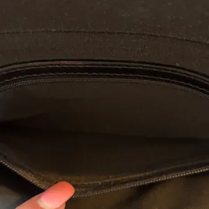 Kenneth Cole New York Sleek Black Leather Shoulder Bag thumbnail 4