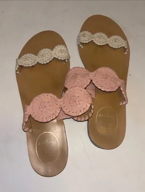 Jack Rogers Pink And Off White Leather Straps Floral Design Size 7.5 Preloved thumbnail 1