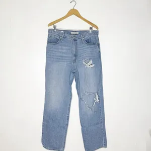 Levi’s ‘94 Baggy Women’s Distressed Denim Jeans Size 31 / 12 thumbnail 9