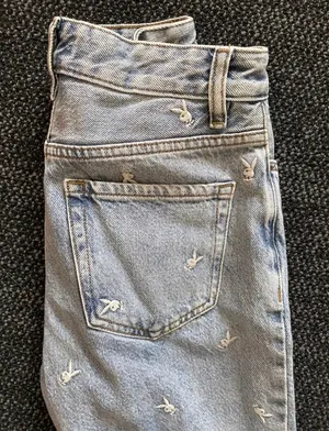 Mom Jeans thumbnail 5