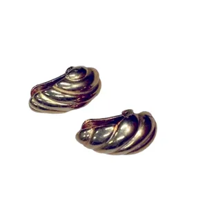 Faux gold vintage clip on earrings thumbnail 2