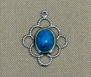 So Adorable Silver Tone Vintage Pendant W Blue Stone Cabochon Center thumbnail 2
