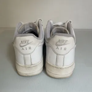 Nike Air Force 1 ’07 White Women’s Size 8 Leather Sneakers DD8959-100 thumbnail 8