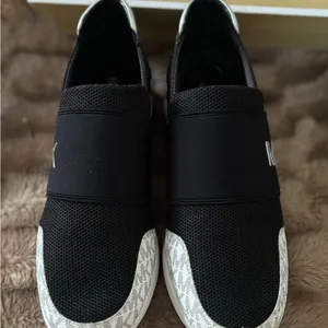 Michael Kors womens Felix Trainer black and white #13 thumbnail 3