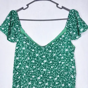 Showpo. Donissa Green Floral Midi Dress thumbnail 6
