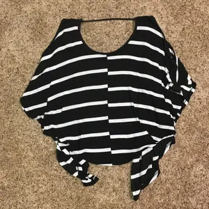 Daytrip Cold Shoulder Vest - Small thumbnail 4