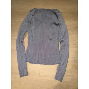 Women’s Abercrombie Sweater thumbnail 4
