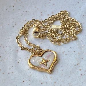 Handmade gold tone stainless steel heart sparkle white shell necklace🐚⭐️🌀 thumbnail 8