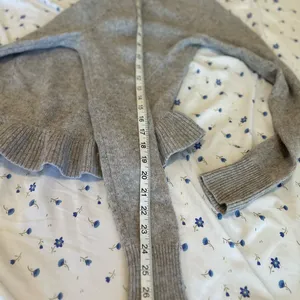 Ann Taylor Sz:M Wool Cashmere Gray Ruffle Hem Pullover Crew Neck Sweater. thumbnail 7