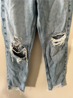Zara Light Wash Distressed Mom Jeans 2 High Rise Minimalist Capsule Wardrobe thumbnail 3