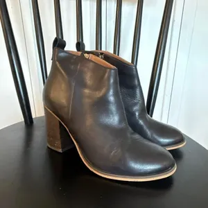 BP black leather booties size 8 thumbnail 3